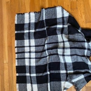 Black white flannel plaid scarf